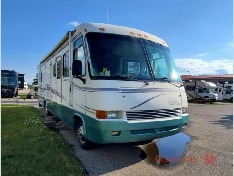 Used 1999 Georgie Boy Cruise Master 3515 display photo
