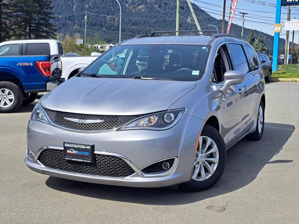 2018 Chrysler Pacifica Touring Plus - Nav, Stow N' Go Rear Seating image 1