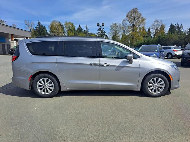 2018 Chrysler Pacifica Touring Plus - Nav, Stow N' Go Rear Seating image 5