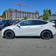 2022 Tesla Model Y Long Range AWD | Backup Camera | One Owner! thumbnail image 3