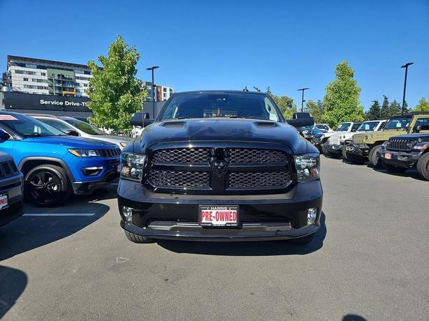 2023 RAM 1500 Classic Express 4x4 Crew Cab 5'7 Box | No Reported Accidents! image 2