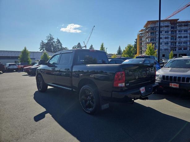 2023 RAM 1500 Classic Express 4x4 Crew Cab 5'7 Box | No Reported Accidents! image 4