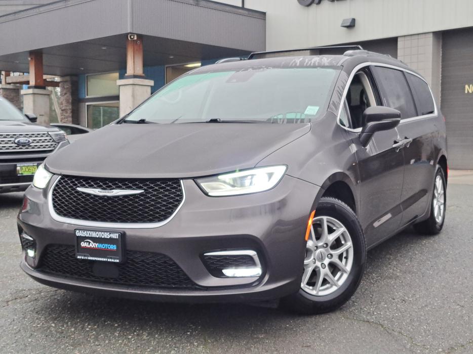 2022 Chrysler Pacifica Touring L display photo