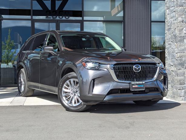 2024 Mazda CX-90 Preferred Plus - Heated Seats, AWD, Powerlift Gate image 4
