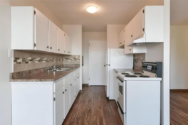 3 Bedrooms Kingsway Lofts &amp; Apartments image 5