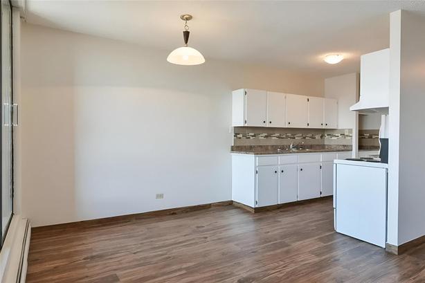 3 Bedrooms Kingsway Lofts &amp; Apartments image 6