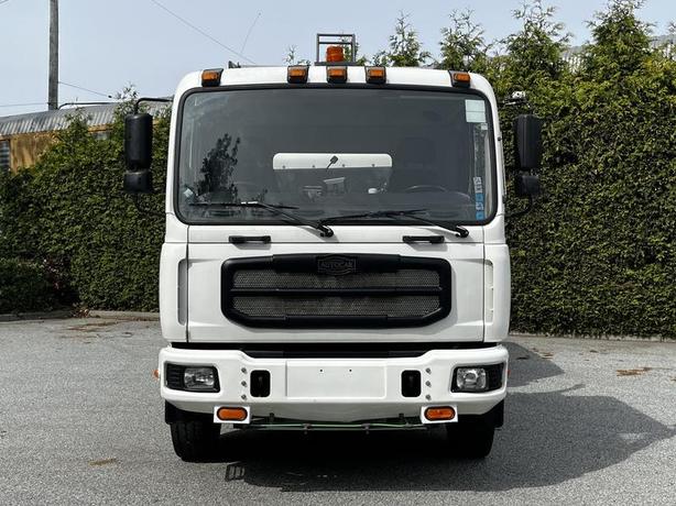 2012 Autocar Xpert Elgin Sweeper Cummins Diesel Air Brakes image 3