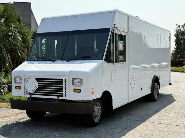 2018 Ford Econoline E-450 Super Duty Utilimaster Dual Fuel 18-Foot Step Van with image 4