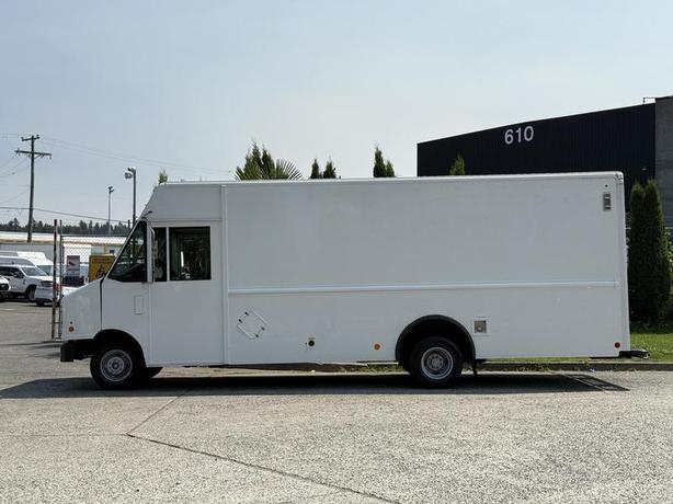 2018 Ford Econoline E-450 Super Duty Utilimaster Dual Fuel 18-Foot Step Van with image 6