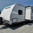 Used 2015 Winnebago Minnie 2201TT thumbnail image 2