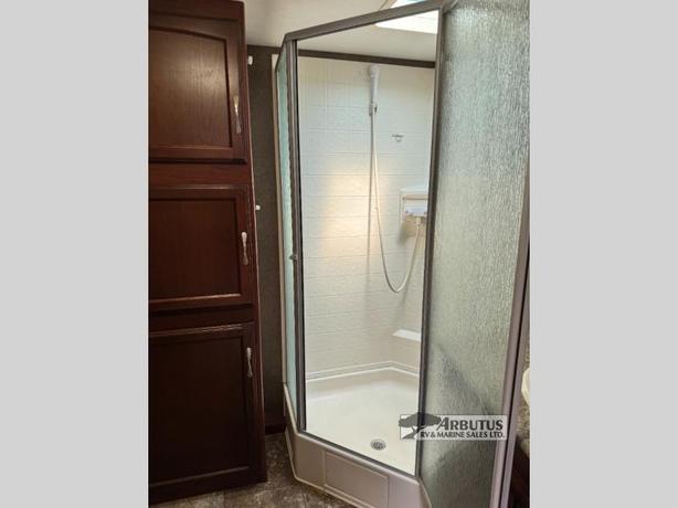 Used 2015 Winnebago Minnie 2201TT image 7