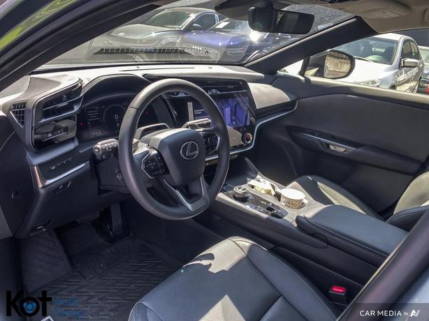 2023 Lexus RZ RZ 450E image 6
