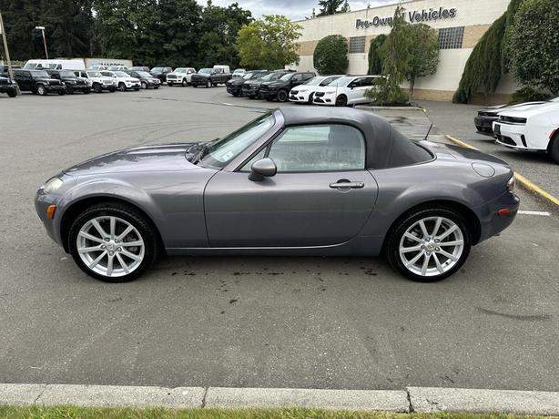 2007 Mazda MX-5 GX image 2