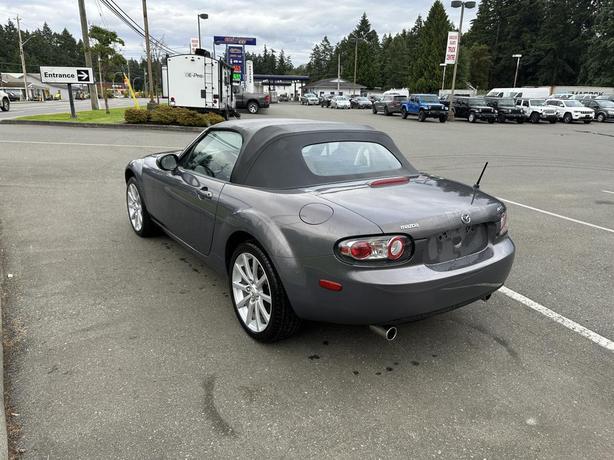 2007 Mazda MX-5 GX image 3