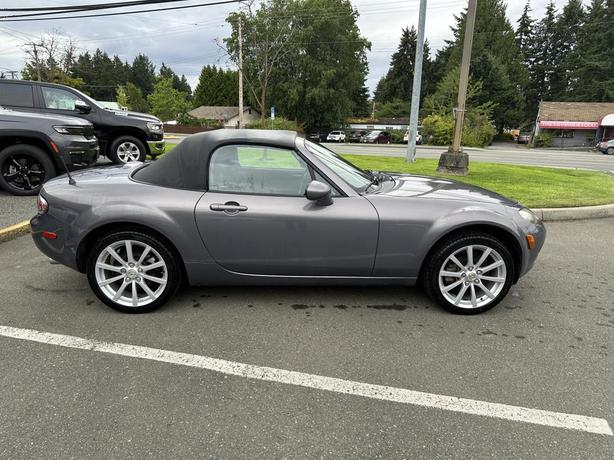 2007 Mazda MX-5 GX image 6