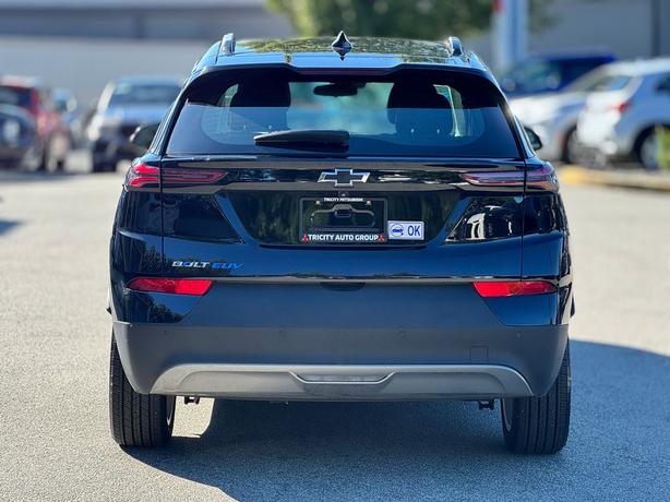 2023 Chevrolet Bolt EUV LT - No Accidents, 1 Owner, Heated Steering Wheel image 6