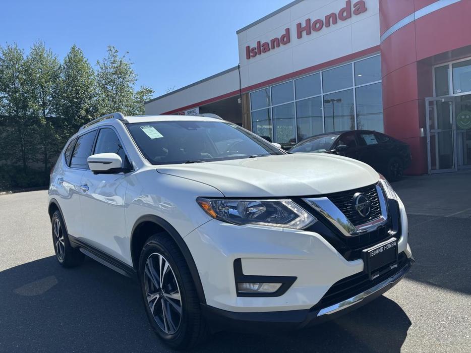 2020 Nissan Rogue SV display photo