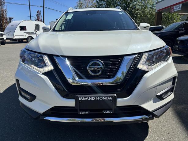 2020 Nissan Rogue SV image 2