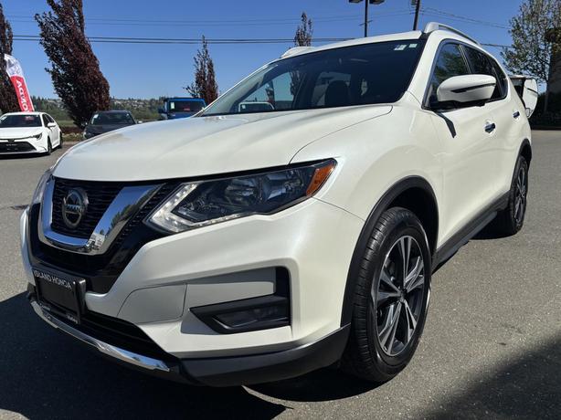 2020 Nissan Rogue SV image 3