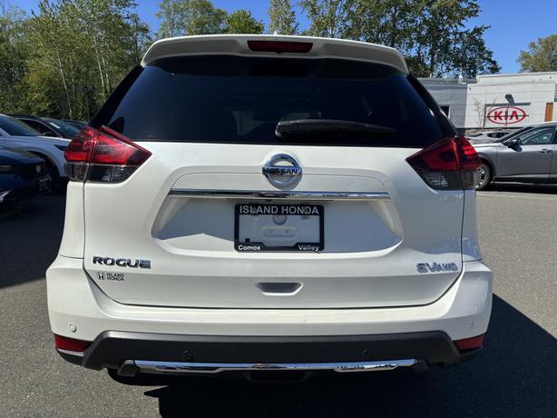 2020 Nissan Rogue SV image 6