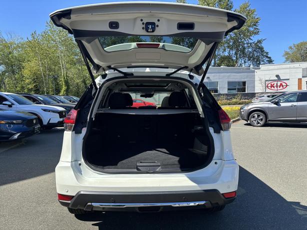 2020 Nissan Rogue SV image 7