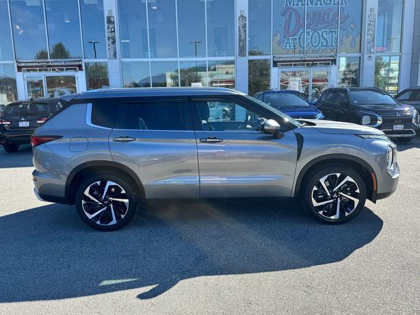 2023 Mitsubishi Outlander LE Premium - Navigation, Heated Steering Wheel image 4