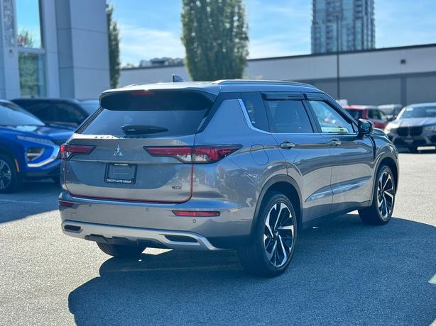 2023 Mitsubishi Outlander LE Premium - Navigation, Heated Steering Wheel image 5