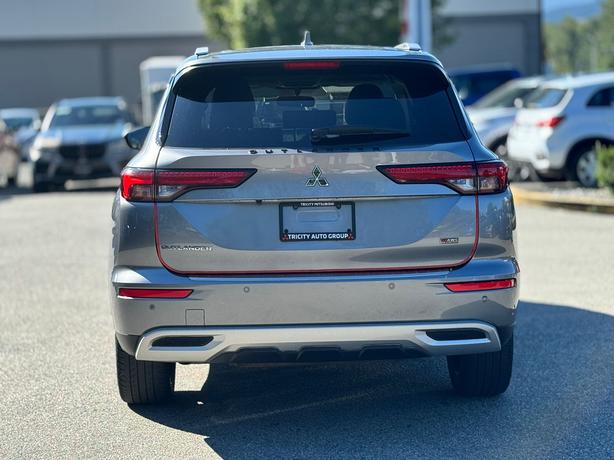 2023 Mitsubishi Outlander LE Premium - Navigation, Heated Steering Wheel image 6