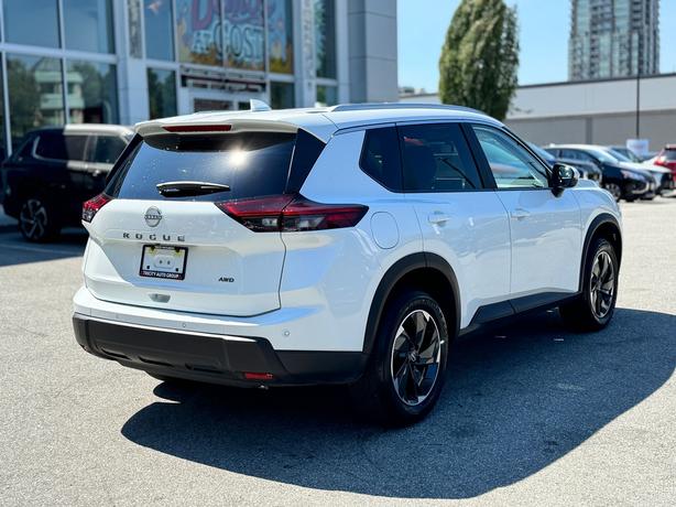 2025 Nissan Rogue SV - Moonroof, Heated Steering Wheel image 5