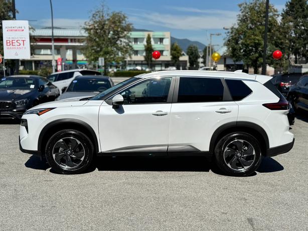 2025 Nissan Rogue SV - Moonroof, Heated Steering Wheel image 8