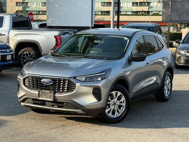 2024 Ford Escape image 2