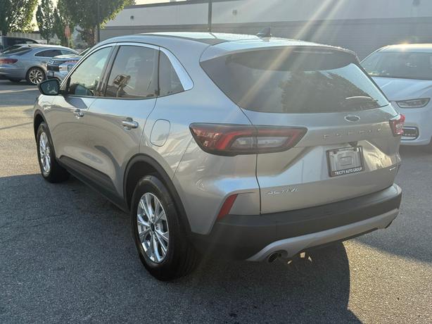 2024 Ford Escape image 8