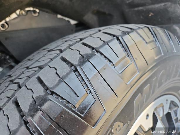 2023 Toyota Tundra Limited 4x4 Crewmax | Heated Seats! image 7