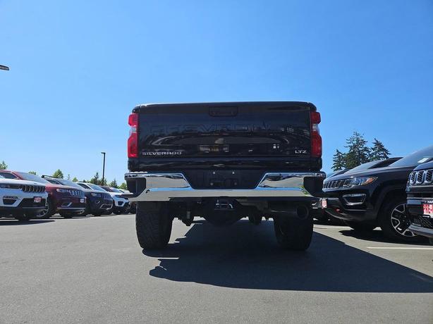 2021 Chevrolet Silverado 3500 4WD Crew Cab 159 LTZ | Remote Start | Low Km's! image 5