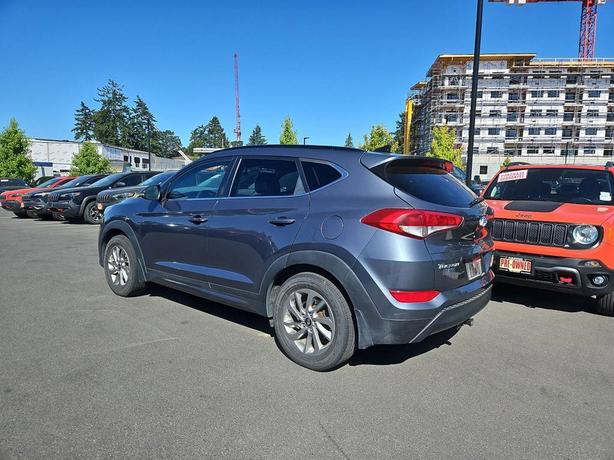 2016 Hyundai Tucson AWD 4dr 2.0L Luxury | Back Up Camera | No Reported Accidents image 4