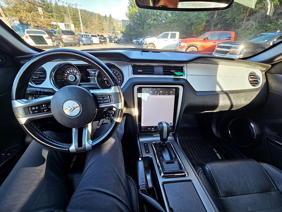 2014 Ford  Mustang V6 Premium display photo