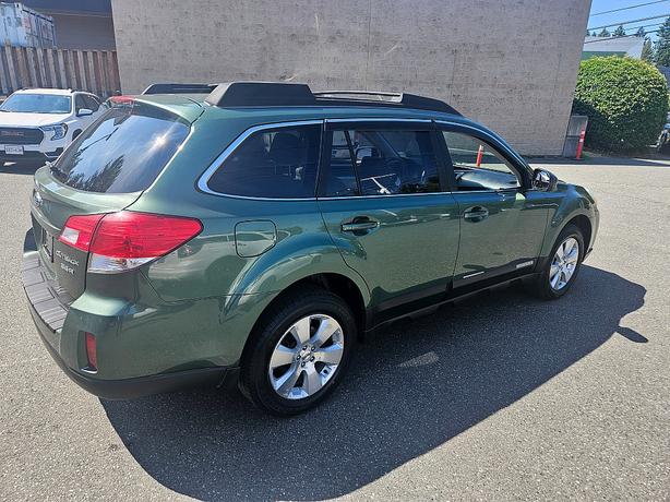 2011 Subaru  Outback 3.6R Prem Pwr Moon image 7