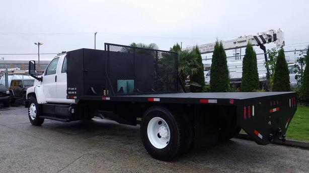 2008 Chevrolet C7500 Flat Deck Diesel with Air Brakes Dually image 7