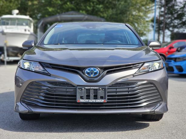 2019 Toyota Camry Hybrid LE Auto image 2