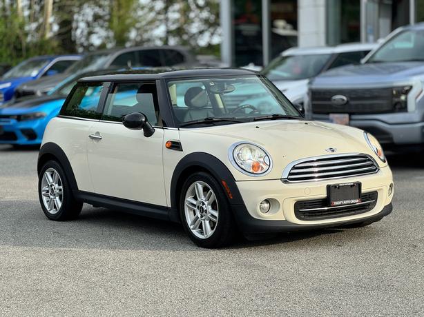 2011 MINI Cooper Hardtop 2dr Cpe image 4