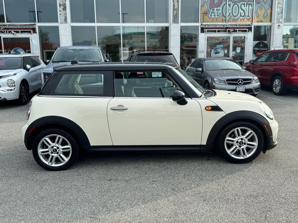 2011 MINI Cooper Hardtop 2dr Cpe image 5