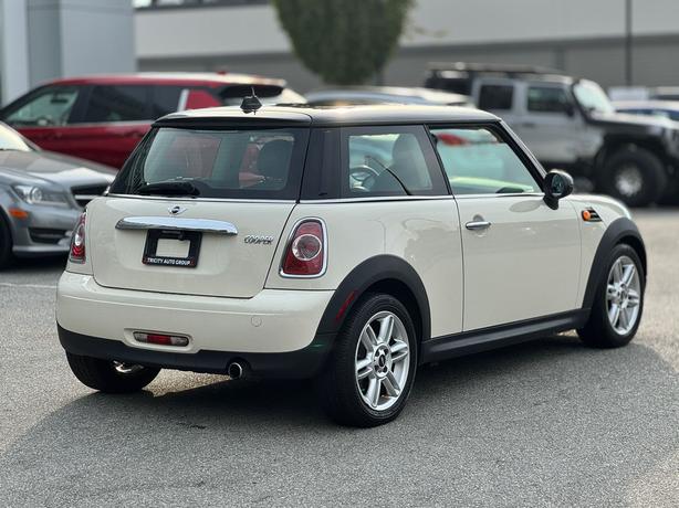 2011 MINI Cooper Hardtop 2dr Cpe image 6