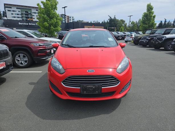 2014 Ford Fiesta SE | No Reported Accidents! image 2