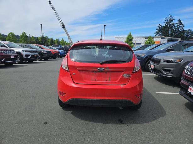 2014 Ford Fiesta SE | No Reported Accidents! image 5