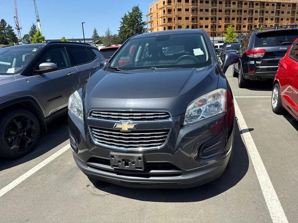 2015 Chevrolet Trax FWD 4dr LS Sport Utility | One Owner | No Reported Accidents image 2