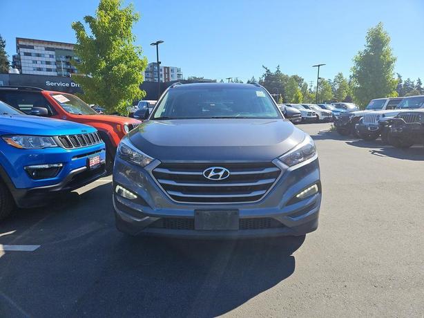 2016 Hyundai Tucson AWD 4dr 2.0L Luxury | Back Up Camera | No Reported Accidents image 2