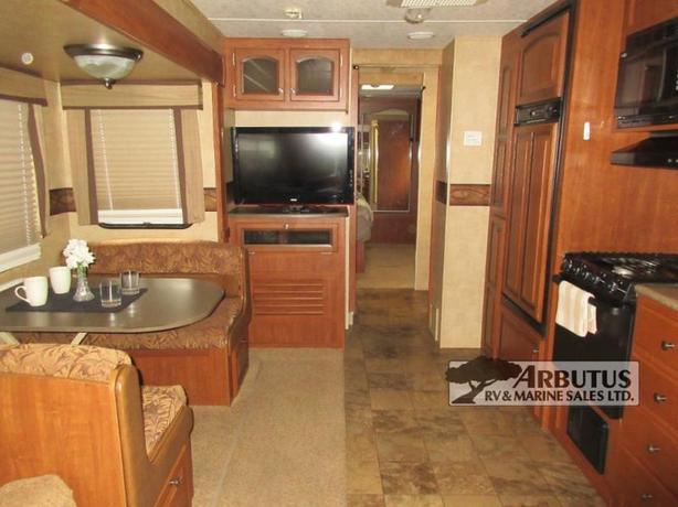 Used 2012 Jayco Eagle 320RLDS image 1