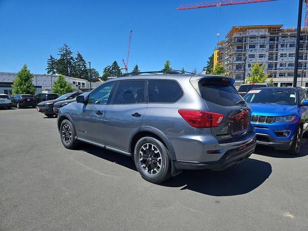 2019 Nissan Pathfinder 4x4 SL Premium | Panoramic Sunroof | Bluetooth Integratio image 4