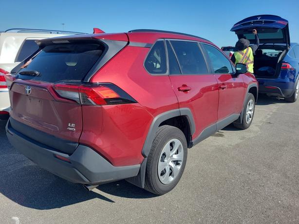 2020 Toyota RAV4 LE AWD | One Owner! image 4