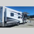 Used 2013 Newmar Bay Star Sport 3310 thumbnail image 3
